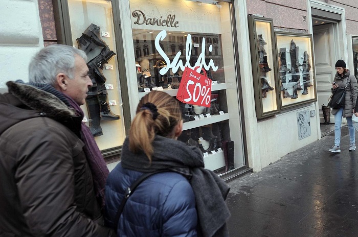Prima giornata di Saldi a Roma