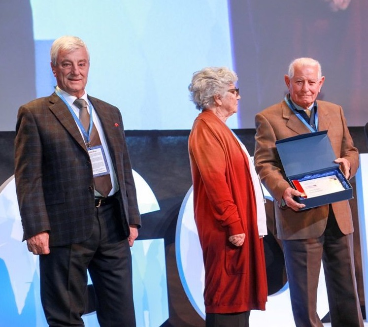 Pres. Martino riceve il premio